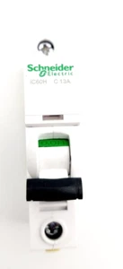 Schneider Electric iC60H C13A Leistungsschutzschalter - Bild 1 von 3