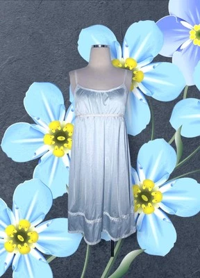 Camisón para mujer VASSARETTE de nailon sin mangas resbaladizo satinado azul helado PETITE Foto 1 de 4