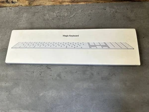 Apple Wireless (QWERTY) Magic Keyboard with Numeric Keypad - White - Picture 1 of 3