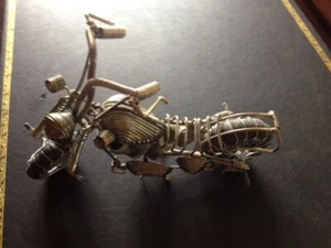Motorcycle Wire Art 8" L x 6"H x 3.75" W - Photo 1 sur 3
