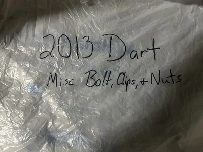 Dodge Dart 2013-2016 varias tuercas, clips y pernos exteriores/interiores Foto 1 de 2