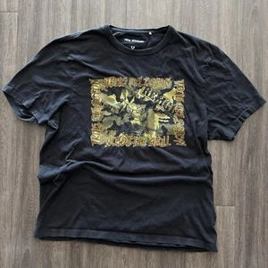 Camiseta True Religion Y2K Puntada Única Camuflada Gráfica Negra Para Hombre Talla Grande De Colección - Imagen 1 de 5