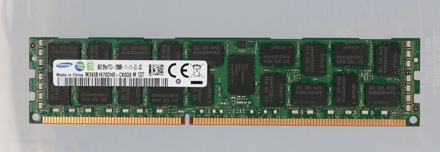 SAMSUNG M393B1K70DH0-CK0Q8 8 GB PC3-12800R 11-11-E2-D3 2Rx4 RAM - Immagine 1 di 1