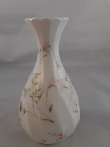 Wedgwood Campion Bud Vase 14 cm Bone China 1st Quality Vintage British - Picture 1 of 8
