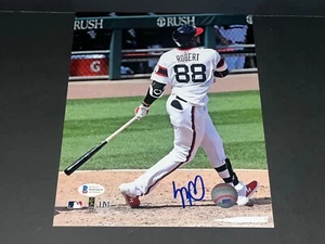 Foto firmada automáticamente por Luis Robert Medias Blancas 8x10 Beckett TESTIGO pegatina 1st HR - Imagen 1 de 1
