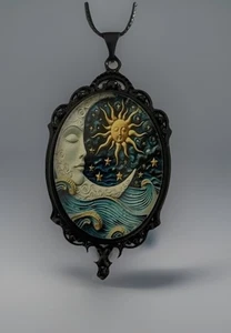 Vintage Style Moon Goddess  Cabochon Cameo Necklace- Brand New - Bild 1 von 5