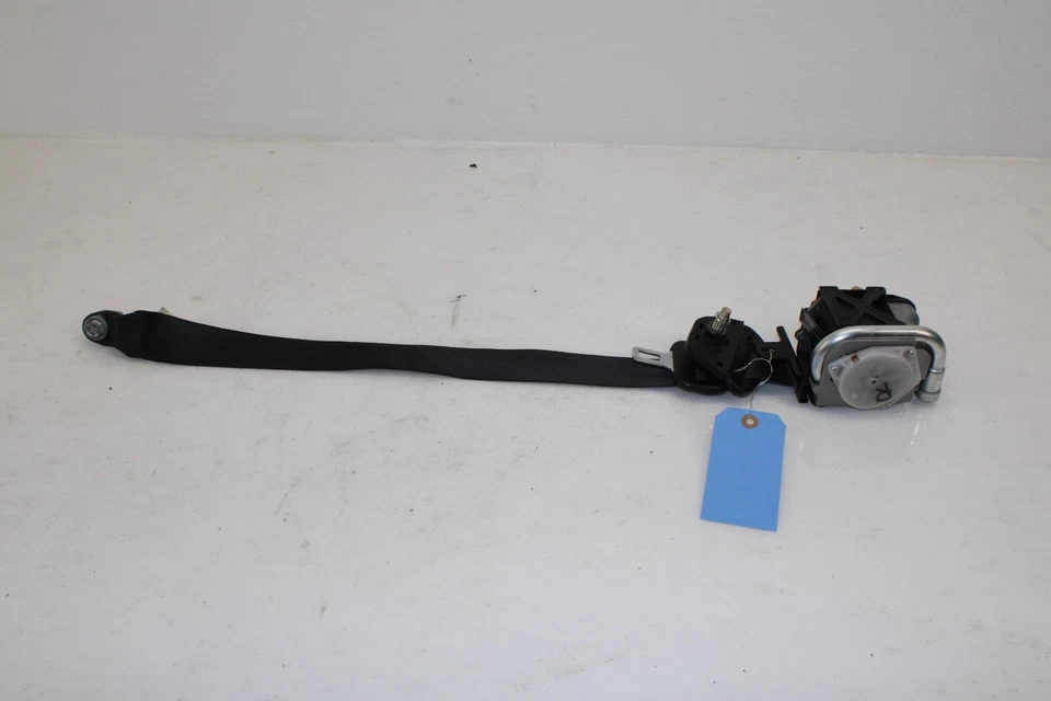 Оригинальный правый ремень безопасности для кабриолета Nissan 370z 2010-2020 годов выпуска NK86 - Изображение 1 из 4