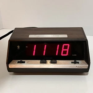 Vintage Sears Rehbock Traditions Holzmaserung Wecker Modell 47198 Retro - Bild 1 von 10