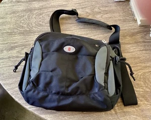 Swiss Flag Wenger Bag For Men To Wear around waist, Across Body Or On Shoulder - Picture 1 of 4