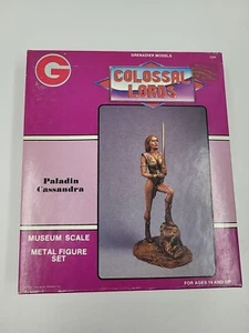 Grenadier Colossal Lords "Paladin Cassandra" - Museum Scale Metal Miniature AD&D - Picture 1 of 5