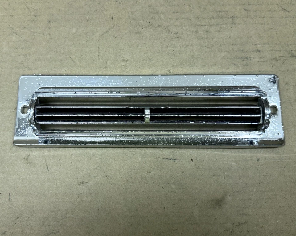 Buick LeSabre Electra Wildcat 1965-1967 tablero central ventilación de aire acondicionado Foto 1 de 4