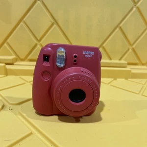 Fujifilm Instax Red Mini 8 Instant Film Shoot Out Instant Camera No Bat Cover - Picture 1 of 6