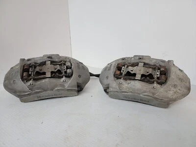 Par de pinzas de freno delanteras izquierda y derecha mercedes-benz brembo usadas m4.44 360x36 Foto 1 de 4