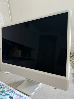 Apple iMac 24" (256GB SSD, M3, 8GB, GPU 10‑Core) Argento - MQRJ3T/A (Ottobre,... - Immagine 1 di 4