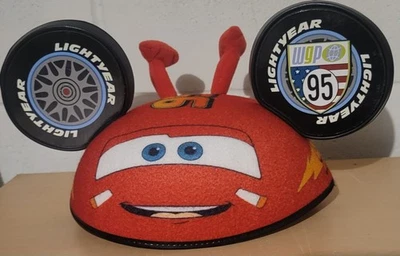 Disney Parks Lightning McQueen Cars Lightyear Tires Youth 55cm Mickey Ears Hat Foto 1 de 4