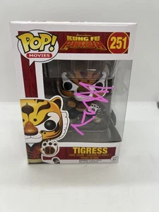 Angelina Jolie signiert Kung Fu Panda Tigress Funko Pop #251 SWAU - Bild 1 von 4
