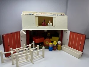 Vintage Fisher Price Family Play Farm Barn It moos Little People Toy 1986 - Picture 1 of 24