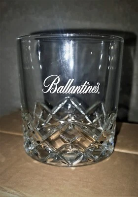 UN VERRE WHISKY BALLANTINE