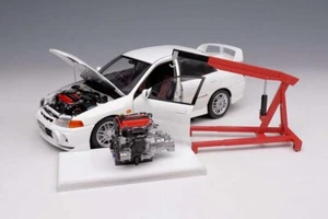 Motorhelix Mitsubishi Lancer Evo IV Scotia White with Engine 1/18. M84003 - Picture 1 of 6