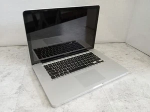Apple MacBook Pro 15" A1286 2009 Intel C2D 2.53GHz 4GB RAM - BOOTS - READ -RR - Picture 1 of 8