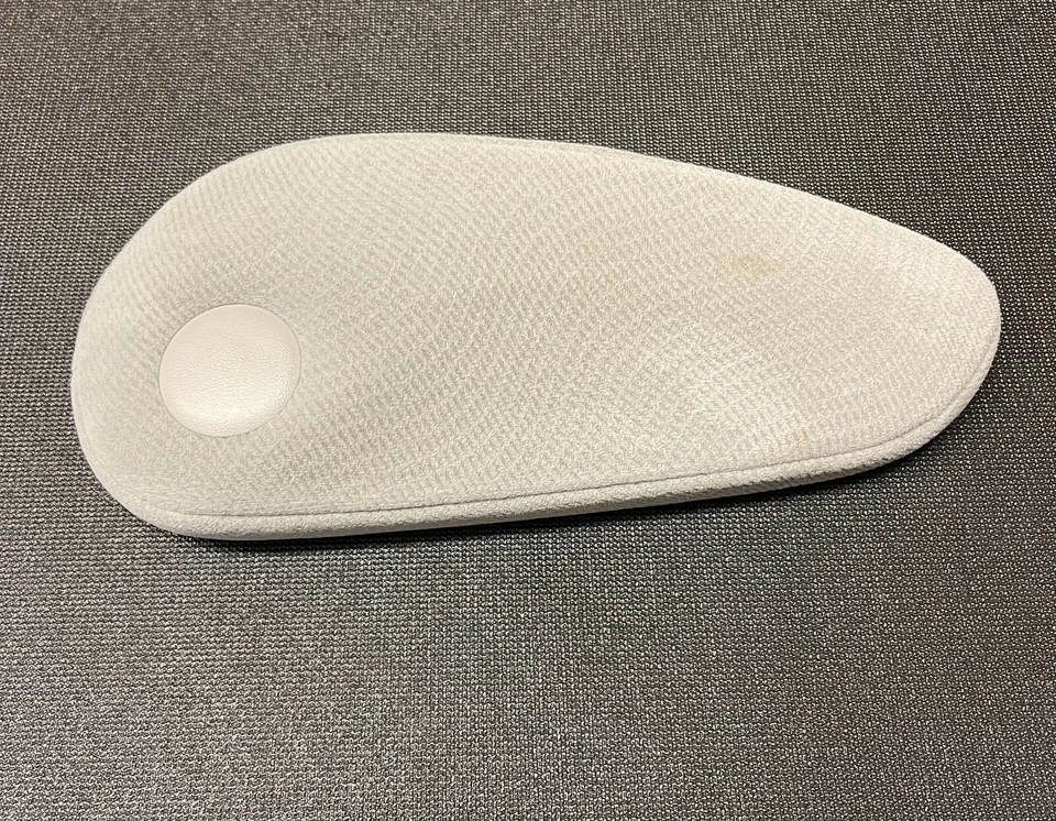 2011 2012 2013 2014 2015 TOYOTA SIENNA 2ND ROW SEAT R/H ARM REST GRAY OEM - Image 1 of 3