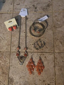 Costume Jewelry Set 5 piece set Necklace,braceletts, earrings as shown - Picture 1 of 4