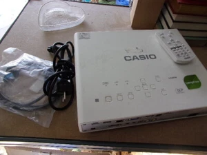 Vidéoprojecteur Casio XJ-M256 - HDMI - DLP - LampFree - Avec Télécommande - Imagen 1 de 4