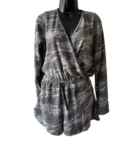 NWT Elan Shorts Romper Womens Size Medium Camo Print V Neck Long Sleeves - Picture 1 of 14