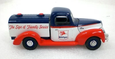 1940 Ford Tanker Truck Diecast Bank 1:25 Scale Liberty Classics Mobil Oil 65506 - Image 1 of 4