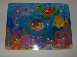 Wooden Framed 12 pieces - Fish - pull pegs - Picture 1 of 1