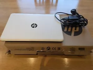 HP Notebook 15 af-104na laptop: 8GB RAM, 1TB HDD, AMD A8 CPU, white, AMD A5 GPU - Picture 1 of 7
