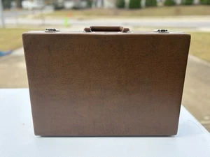 Vintage SAVOY Carry Case Brown Storage Organizer USA Briefcase Holds 60 Cassette - Bild 1 von 7