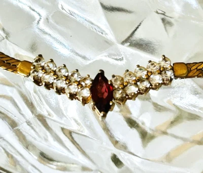 Garnet & Clear Stone Collar Necklace Gold Tone Chain Glam Signed Korea Old Money - Изображение 1 из 4
