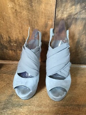 Tacones de gamuza gris Aldo Basinski 39 Foto 1 de 4