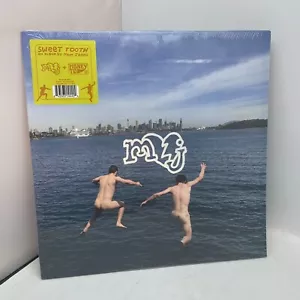 Mom Jeans Sweet Tooth Vinyl LP OG US 2022 Yellow Honey TV Press SEALED MINT - Picture 1 of 2