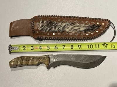 CUCHILLO DE CAZA DAMASCO FORJADO A MANO 12” PERSONALIZADO DE COLECCIÓN CUERNO DE CARNERO CON FUNDA PESADO EE. UU. Foto 1 de 4
