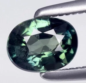 Saphir d’Auvergne 0.50ct 5.3x4mm vert/bleu taille Ovale - Imagen 1 de 4