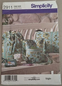 SIMPLICITY SEWING PATTERN - QUILTED BAGS and ACCESSORIES - x5 STYLES - LOOK! - Picture 1 of 1