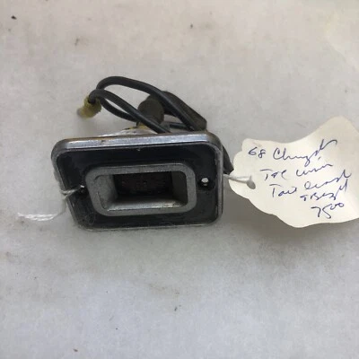 Chrysler New Yorker Newport 1968 luz de señalización lateral Foto 1 de 4