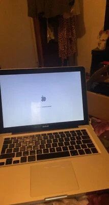 Apple MacBook A1278 13.3 Inch(500Gb,Core 2 Duo,8GB) Laptop - MB467B/A - Image 1 of 4