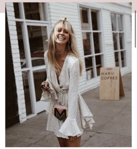 Vestido SHONA JOY Aimee Crema Volantes Envoltura Cinturón Mini Talla AU 12 | US 8 Invierno - Imagen 1 de 9