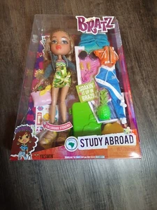 BRATZ "Study Abroad” Yasmin Soakin' It Up In Brazil 2015 MGA Entertainment NEW - Picture 1 of 6