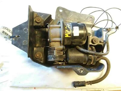 2000-2004 CADILLAC SEVILLE Air Ride Susp. Compressor - Image 1 of 3
