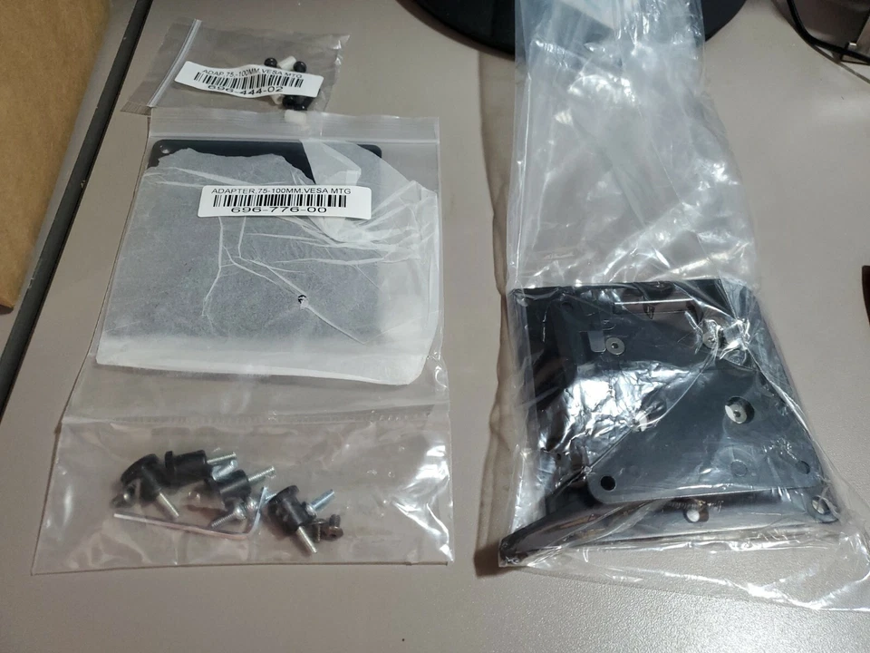 Lenovo 78001462 Ergotron FX30 Fixed LCD Wall Mount Black - Image 1 of 1