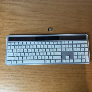 Logitech K750 Wireless Solar Keyboard for Mac OS - White/Silver - w/Dongle - Picture 1 of 10