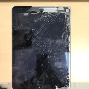 Apple iPad Pro 9.7 A1673 Untested For parts only - Picture 1 of 3