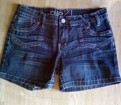 Shorts Rue 21 tamanho 9/10 - Imagem 1 de 4