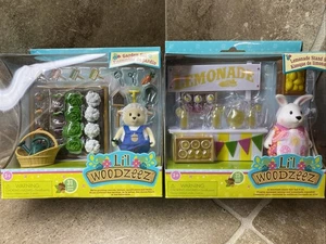 Juego de jardín Lil Woodzeez y soporte de limonada Jake Snipadoodles y Star Hopingood - Imagen 1 de 7