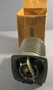 Auma VD00 71-2/35 Actuator Motor Z011.404 3PH 1/2HP 480V 3360RPM Nema 4 60HZ - Picture 1 of 7