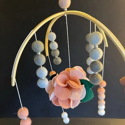 Детская кроватка мобильная для девочки войлочная шерсть ручной работы розовый серый розовый деревянный душ - Изображение 1 из 4